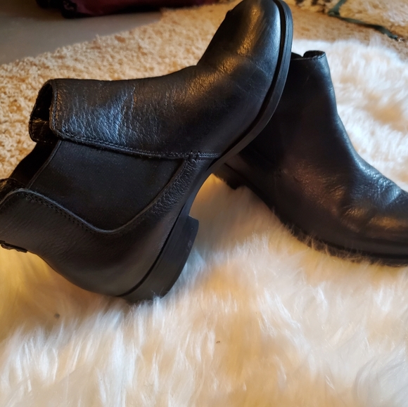 Sperry Shoes - Sperry Topsider black Chelsea boots 7m